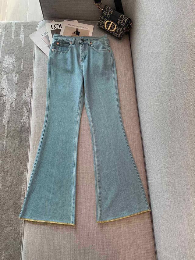 New24 早春新款 Gucci设计师设计 微喇牛仔裤 由棉成份面料制成 特定洗水工艺 颜色洋气时尚 25-30